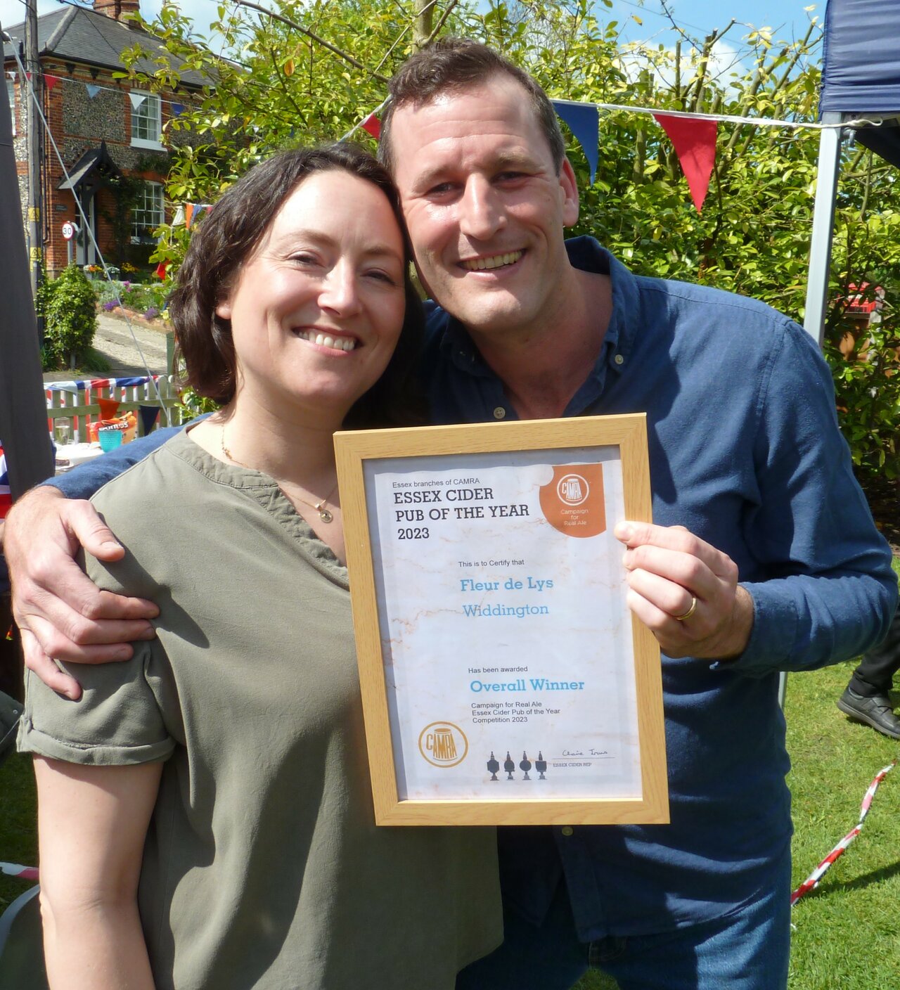 Chris & Ellie Rosetto of the Fleur de Lys, Widdington nr Saffron Walden, with their Essex Cider Pub of the Year 2023 Award