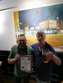 Steve Hall (left) accepts the Summer 2018 Pub of the Season Award from Branch Chairman, John Cryne.
