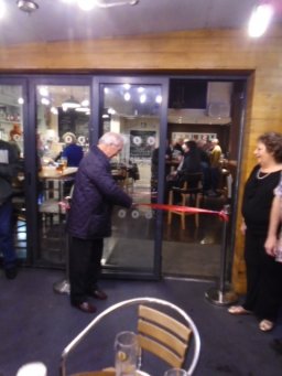 Stan Ternent officially opens The Tap at No.1