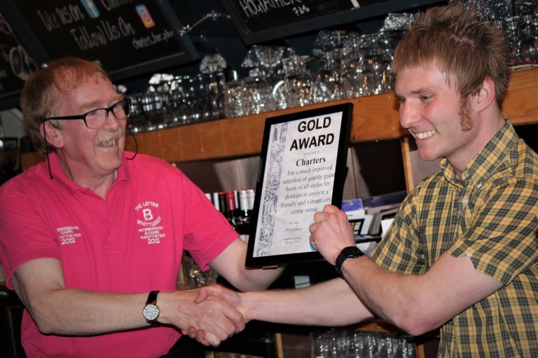 Charters, under new manager, Warren Allett was nominated by Mick Slaughter for improving and increasing the range of beers sold on the boat.
Presented on Wed 4th April, 2018