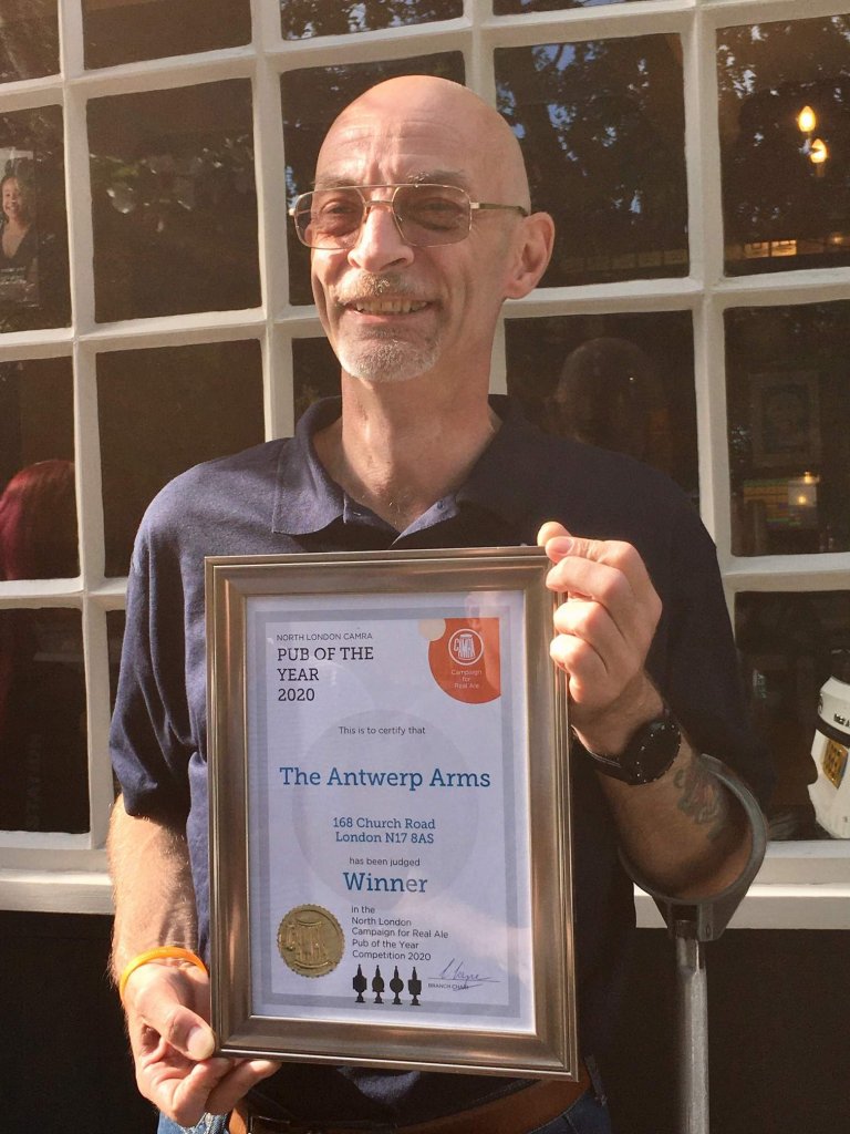 Peter Passam with the Antwerp's Award