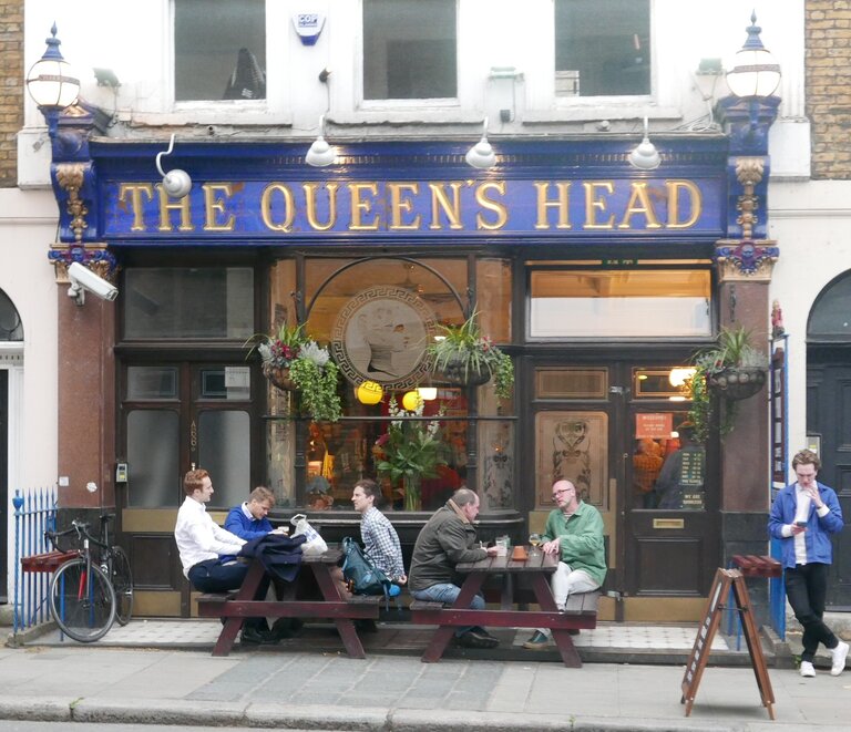 Queen's Head outside view