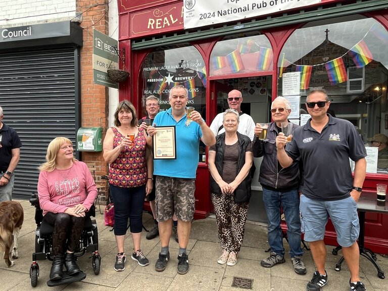 Presentation to Mark and Cheryl Bates for Yorkshire Cider Pub of the Year runner up award.