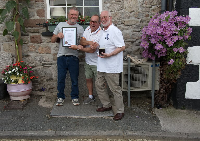 Darran (Landlord) and Doug (Brewer) receive the award for their Mild which picked up a Bronze as Champion Beer of Britain Area Award 2026