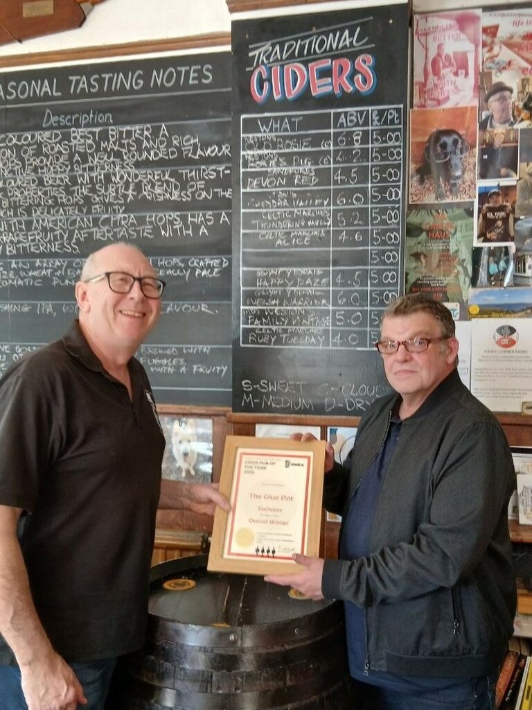 Cider Pub of the Year presentation to the Glue Pot.